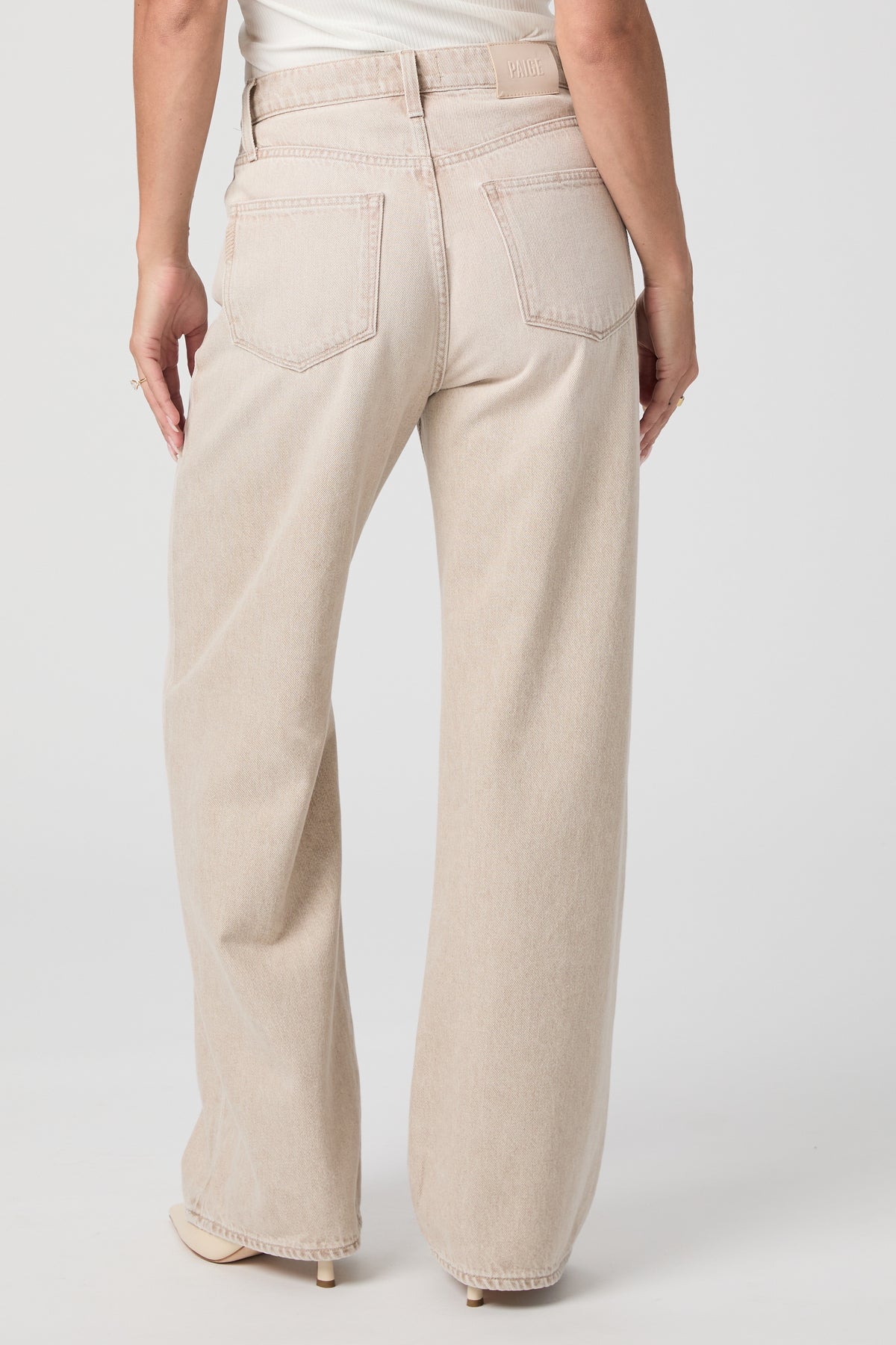 Arellia 32" - Soft Sepia