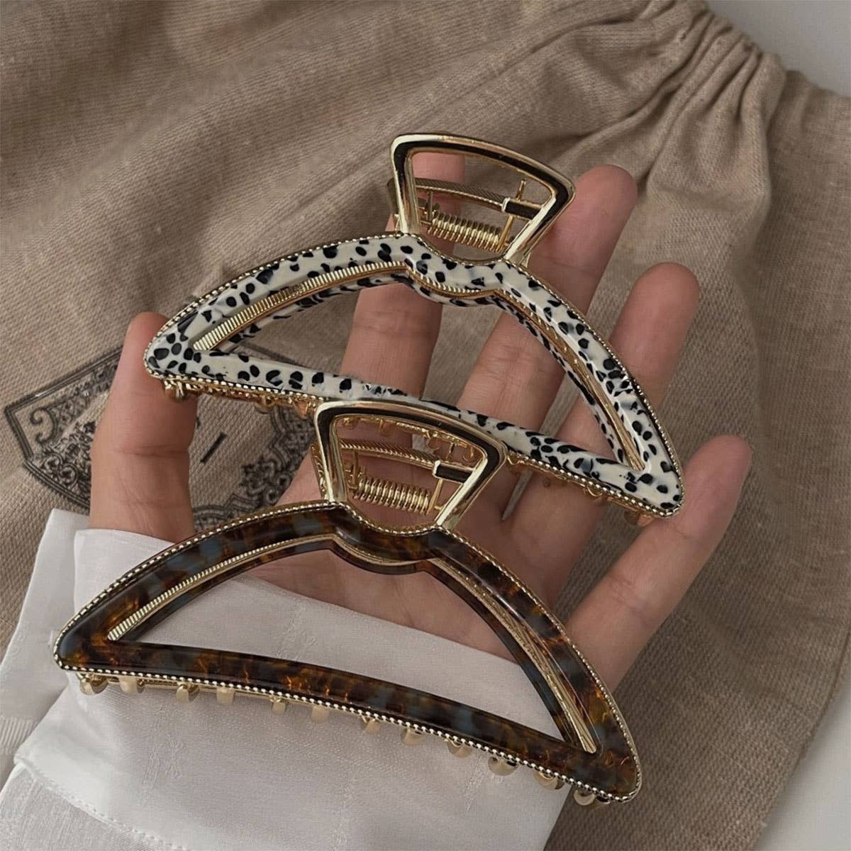 HALF MOON GOLD METAL HAIR CLIP LARGE FOR WOMEN_CWAHA0298