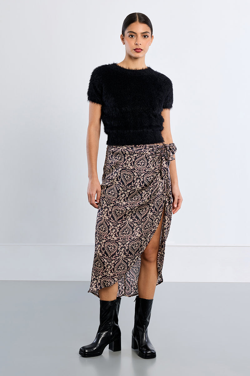 YOUNG LADIES KNITTED SWEATER
