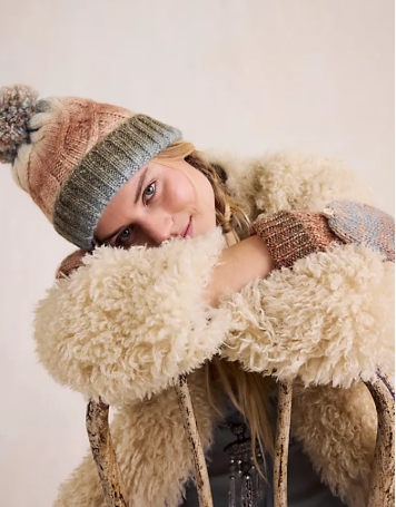 Rainbow Run Hat and Gloves Blue combo