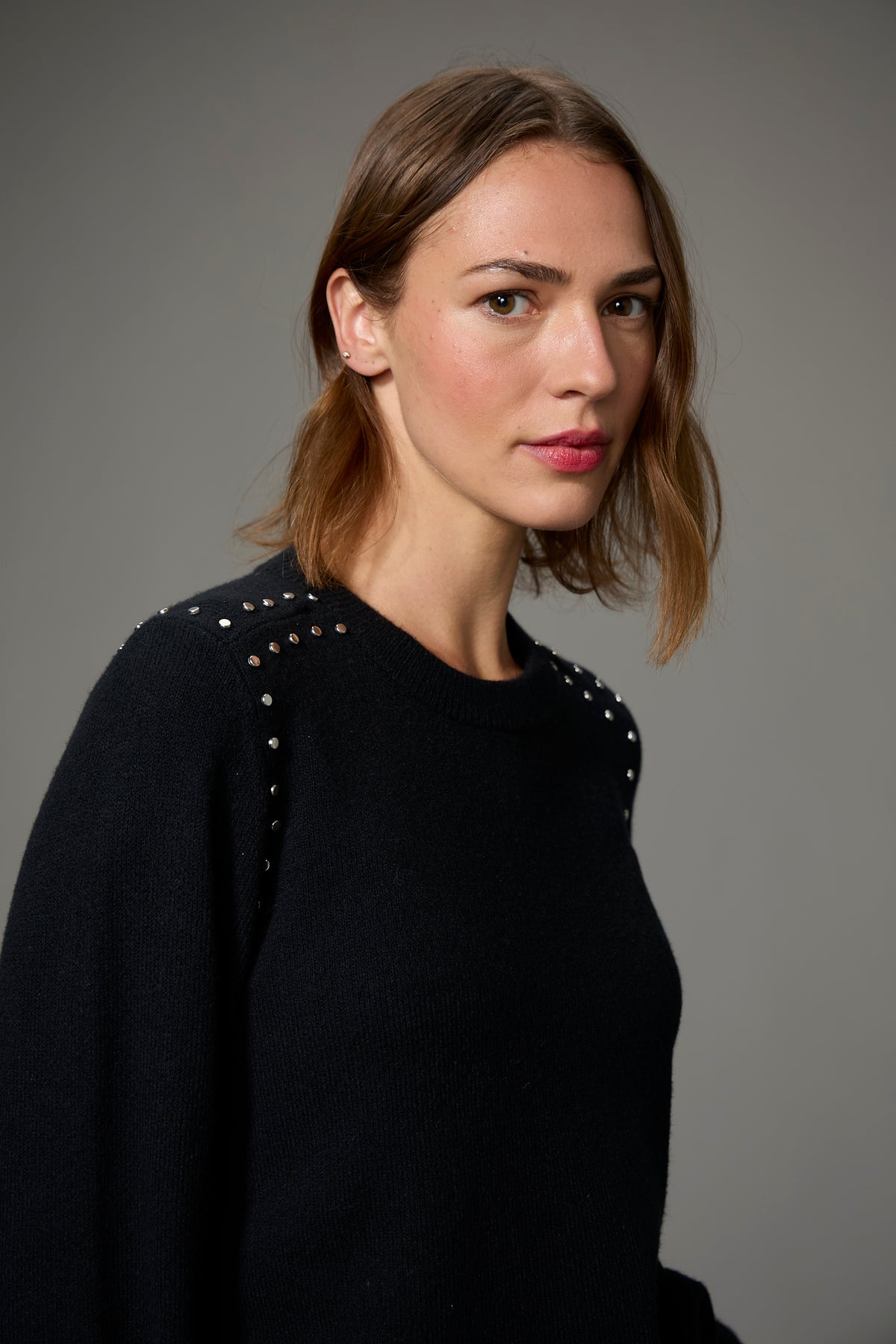 STUDDED CREW NECK SWEATER